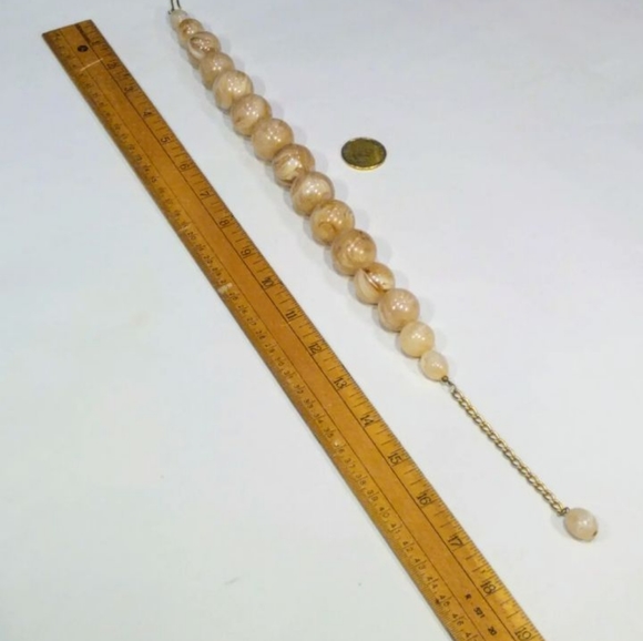 Pink marbled lucite, gold tone choker/. Necklace. Vintage mid century - Picture 11 of 14